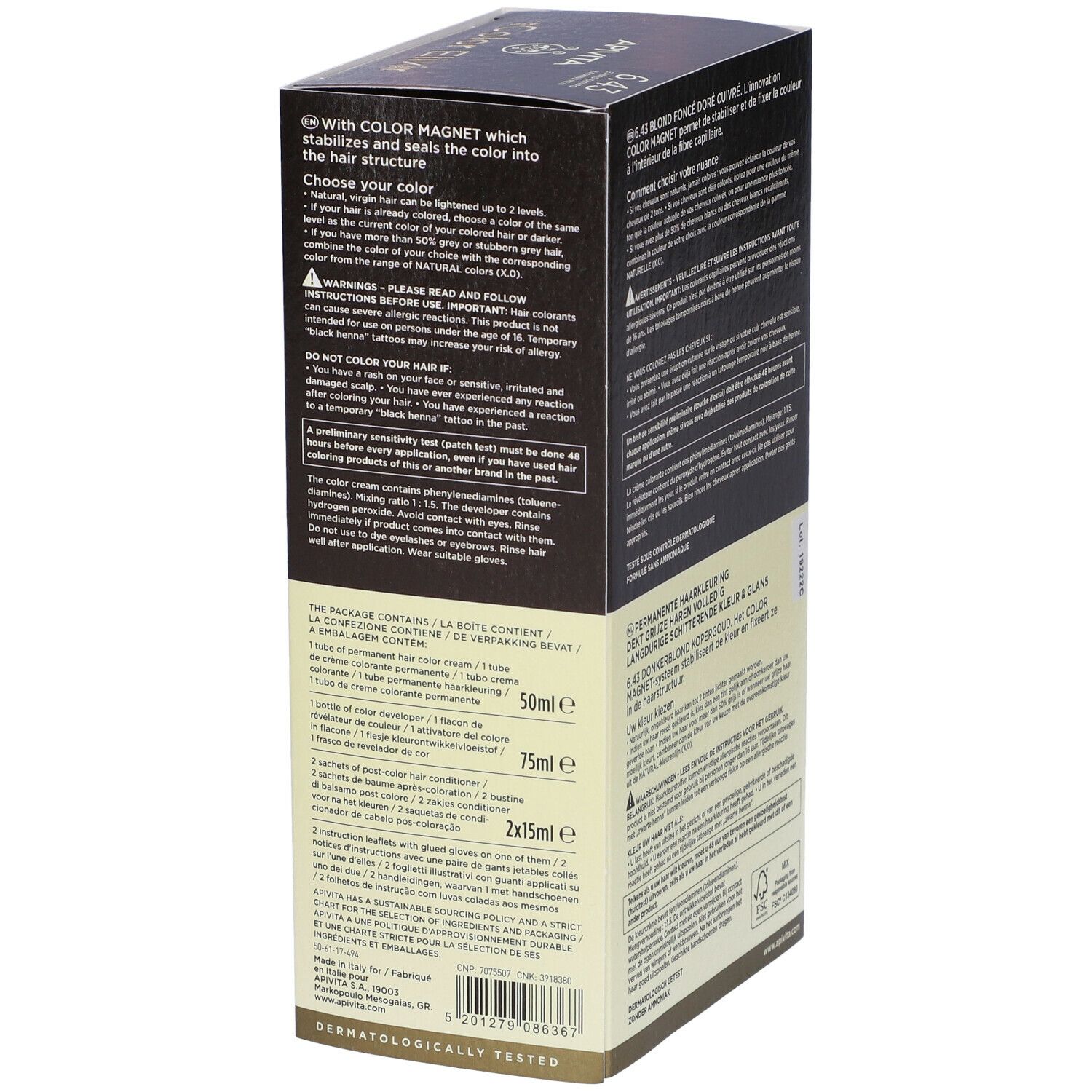 Scatola con informazioni sul contenuto. Contiene: crema colorante, rivelatore, balsamo, guanti e istruzioni. APIVITA.
