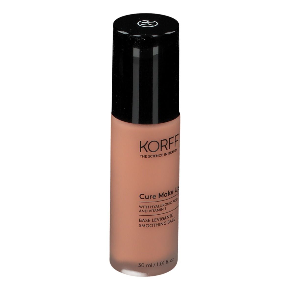 Base KORFF Cure Make Up, flacone con tappo nero. Liquido rosa chiaro. Scritta: KORFF, Cure Make Up, 30 ml.