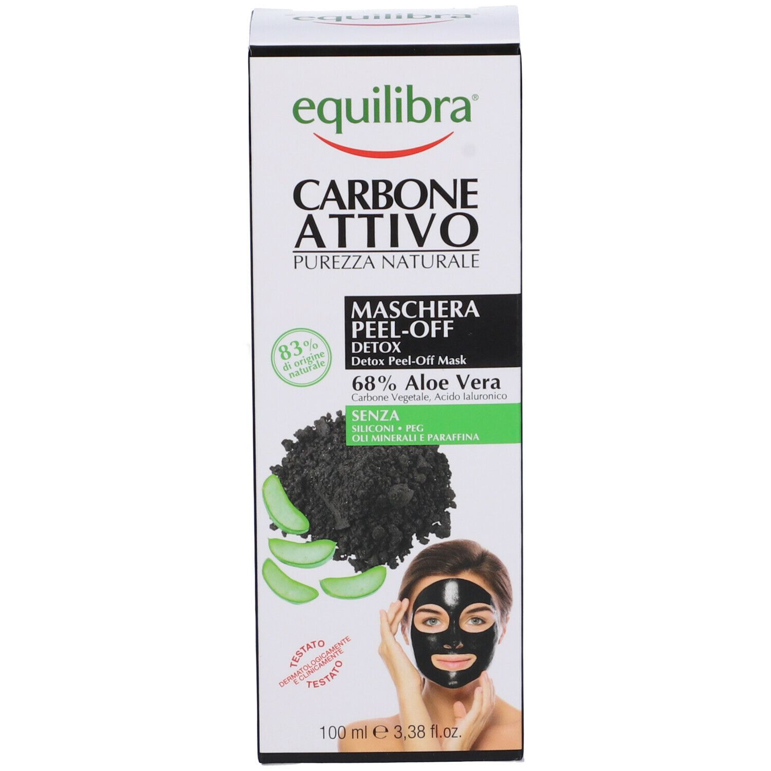Confezione Equilibra® Carbone Attivo. Testo: Carbone Attivo, Maschera Peel-off, 68% Aloe Vera. Donna con maschera nera.