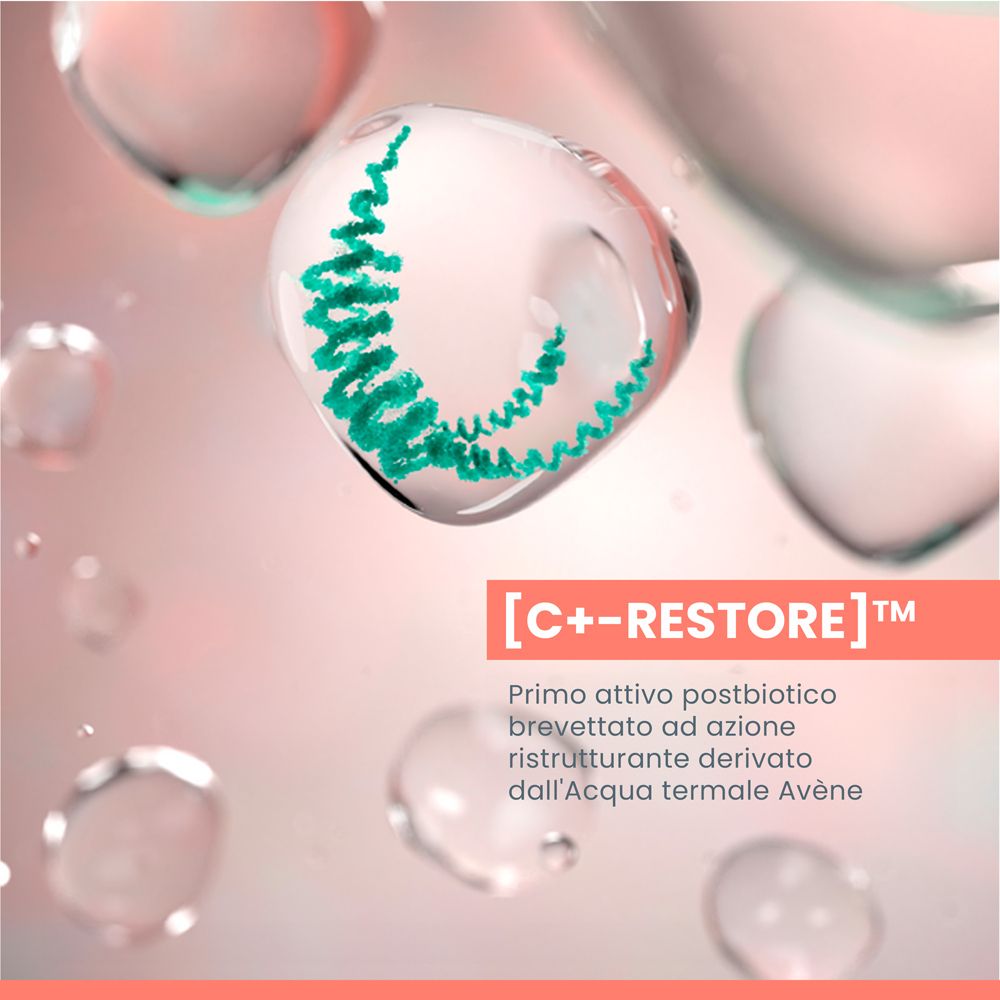 Primo piano di elementi verdi in un liquido. Testo: [C++-RESTORE]TM. Primo attivo postbiotico.