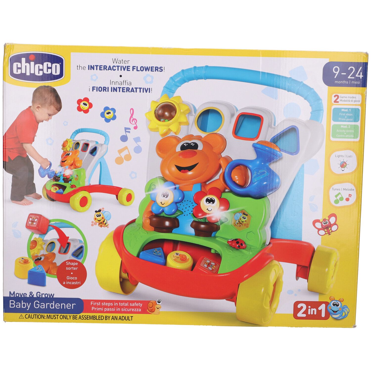 Giocattolo Chicco Baby Giardiniere. La confezione mostra il girello con fiori, orso e giocattoli. Logo e nome del prodotto visibili.