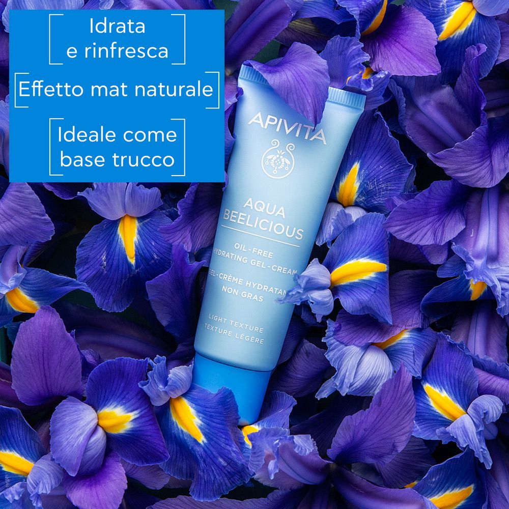 Tubo blu chiaro con fiori viola. Scritta: APIVITA Aqua Beelicious. Gel-crema idratante oil-free.