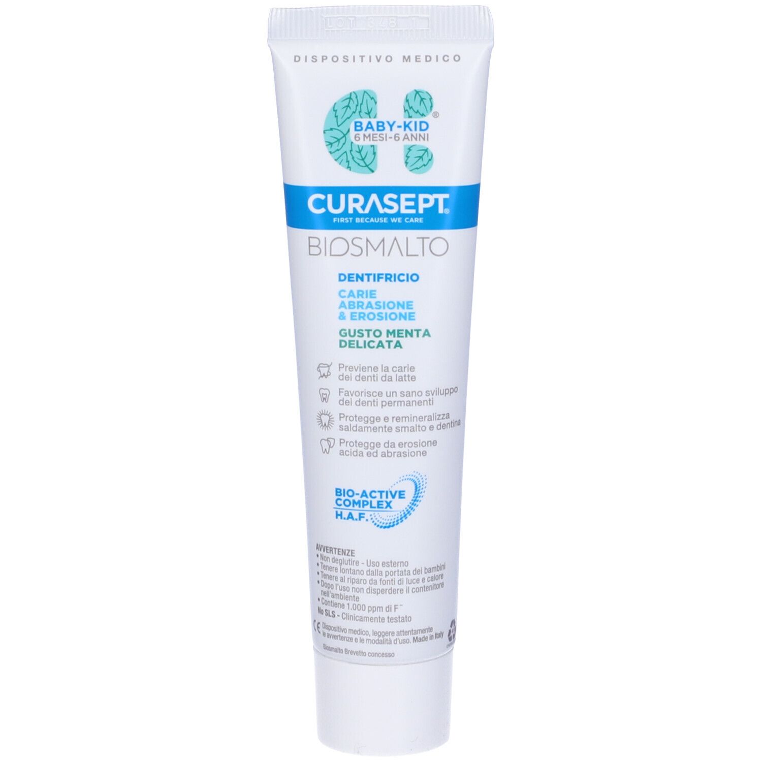Zahncreme-Tube und -Schachtel. CURASEPT BIOSMALTO, BABY-KID. Medizinprodukt. Weiße Tube, blaue Schachtel.