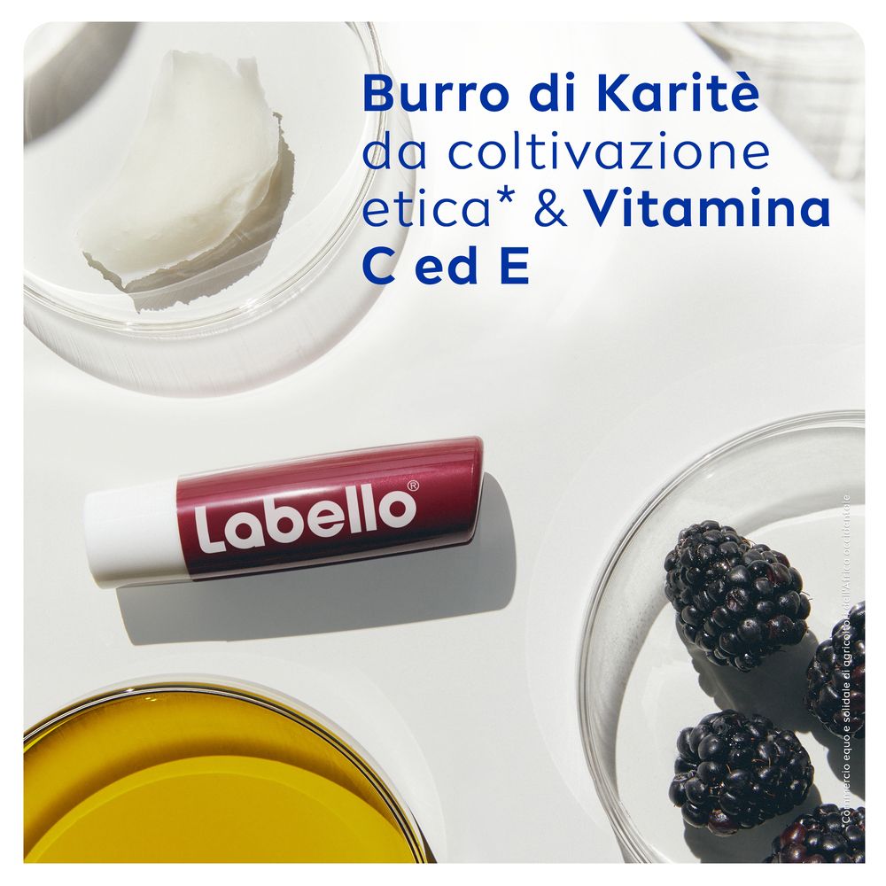 Labello Blackberry Shine Lippenbalsam. Mit Sheabutter, Vitamin C & E. Brombeeren.