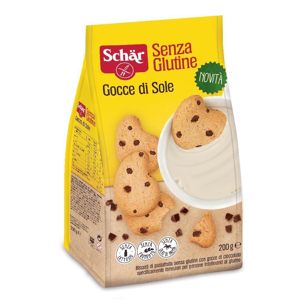 Confezione gialla con logo Schär e scritta Gocce di Sole. Biscotti senza glutine con gocce di cioccolato, a forma di cuore.