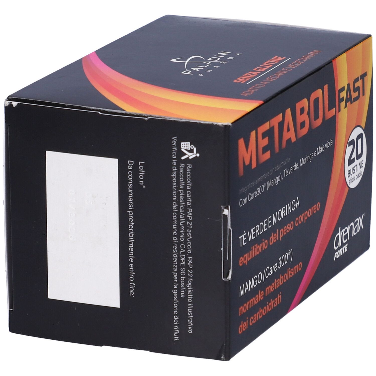 Scatola con 20 stick pack. Scritta: Metabol Fast, Drenax Forte. Contiene tè verde, moringa, mango. Senza glutine, vegano.