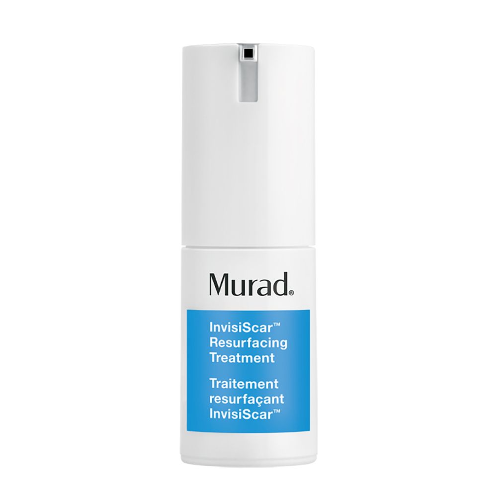 Contenitore bianco con pompa. Scritta Murad, InvisiScar Resurfacing Treatment. Testo blu.