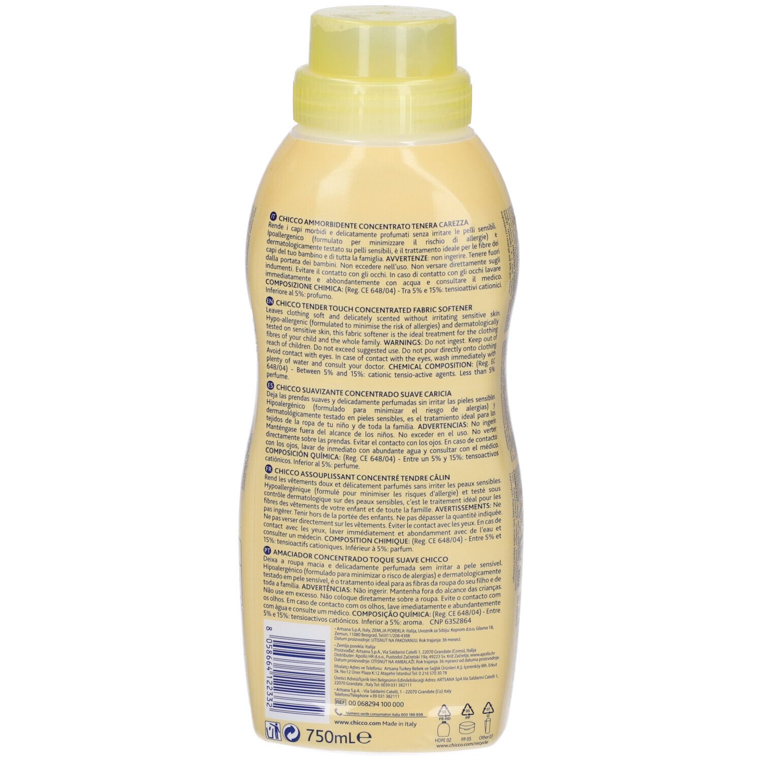 Retro della bottiglia gialla di ammorbidente "Chicco Sensitive". Testo multilingue. 750ml.