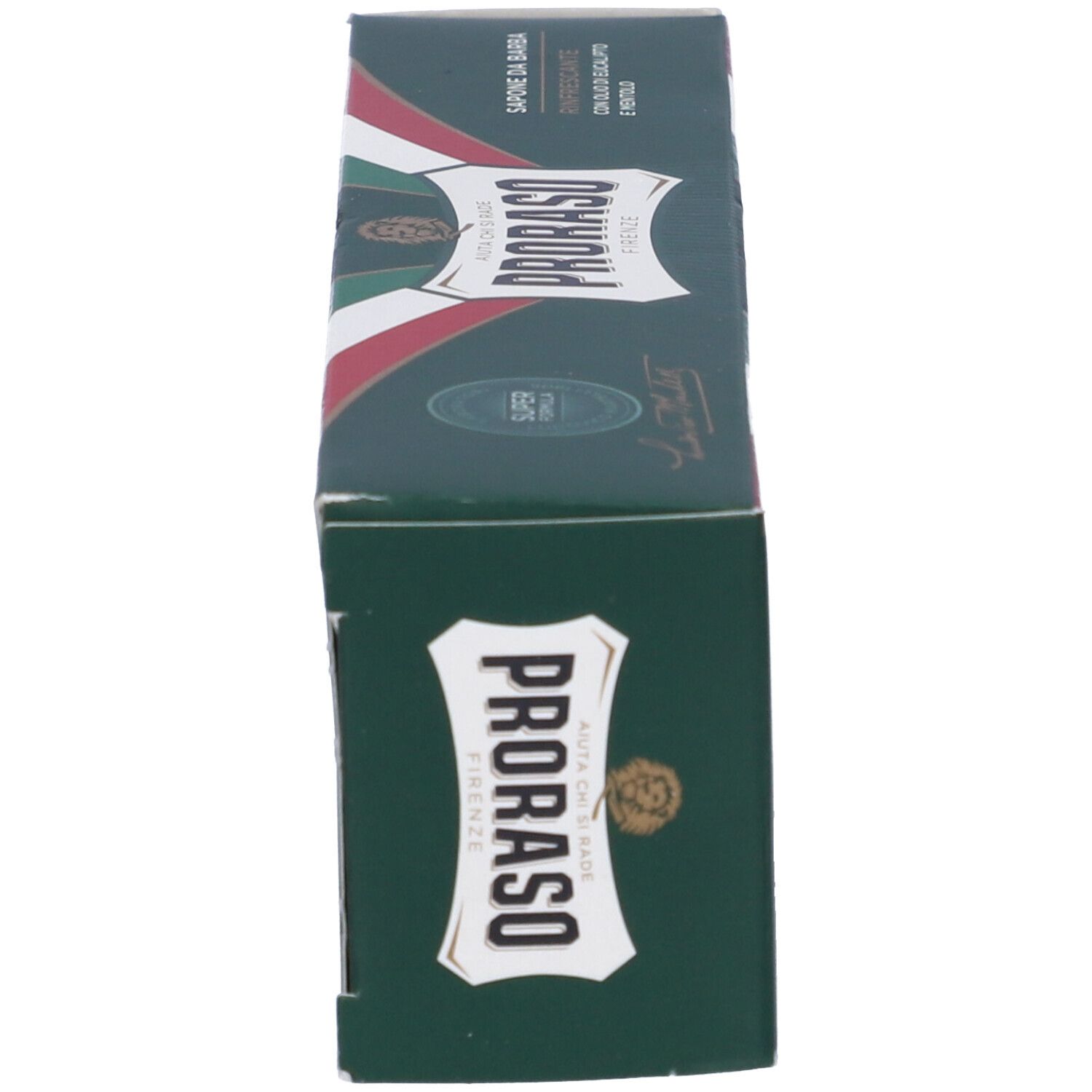 Scatola verde con logo «Proraso». Testo: «Sapone da Barba». Colori della bandiera italiana.