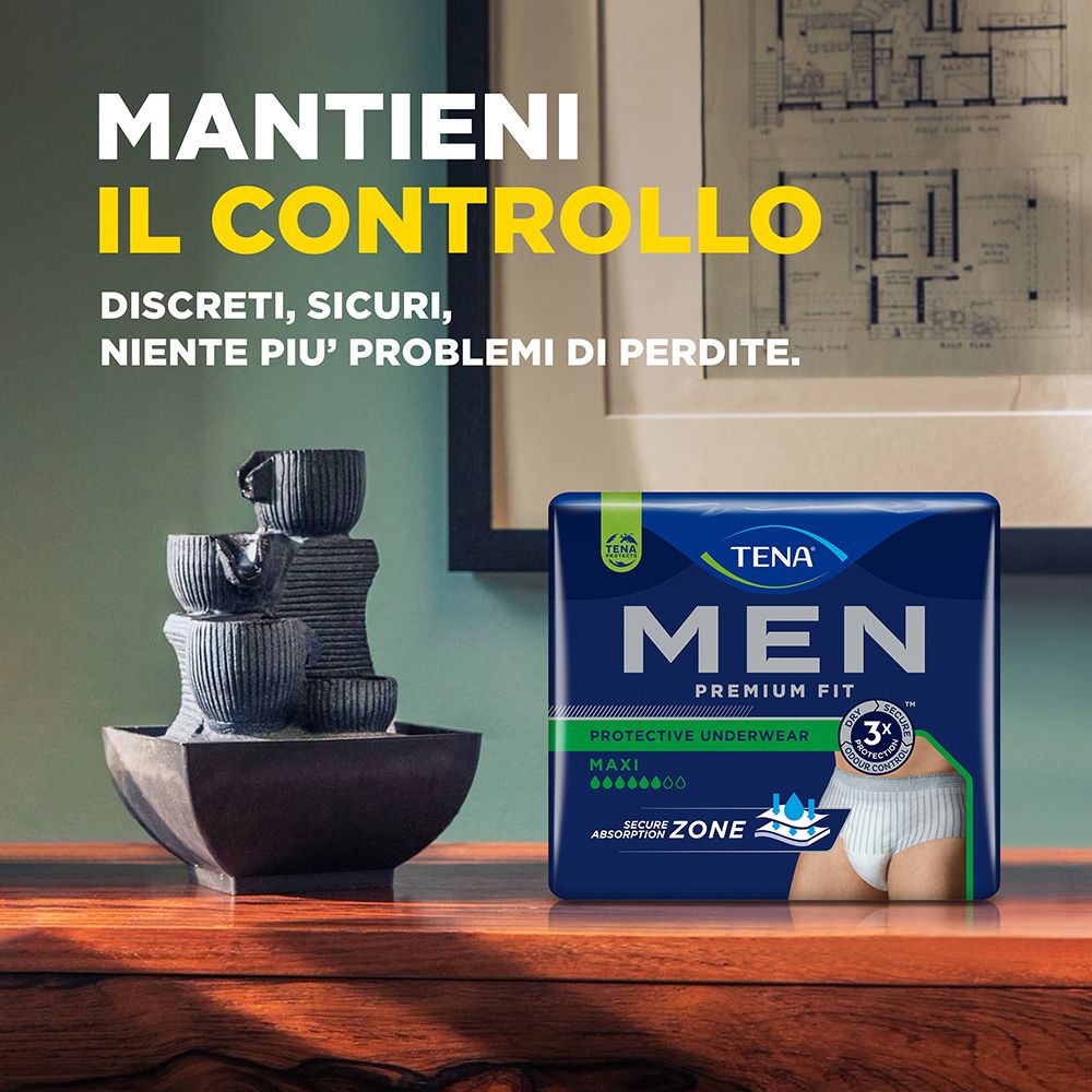 Produktverpackung auf einem Tisch. Text: TENA MEN, PREMIUM FIT, PROTECTIVE UNDERWEAR. Wasserfall im Hintergrund.