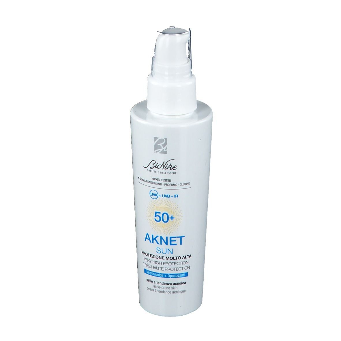 Flacon blanc avec vaporisateur. Inscription : Bionike, AKNET SUN SPF 50+. Texte en italien et en français.