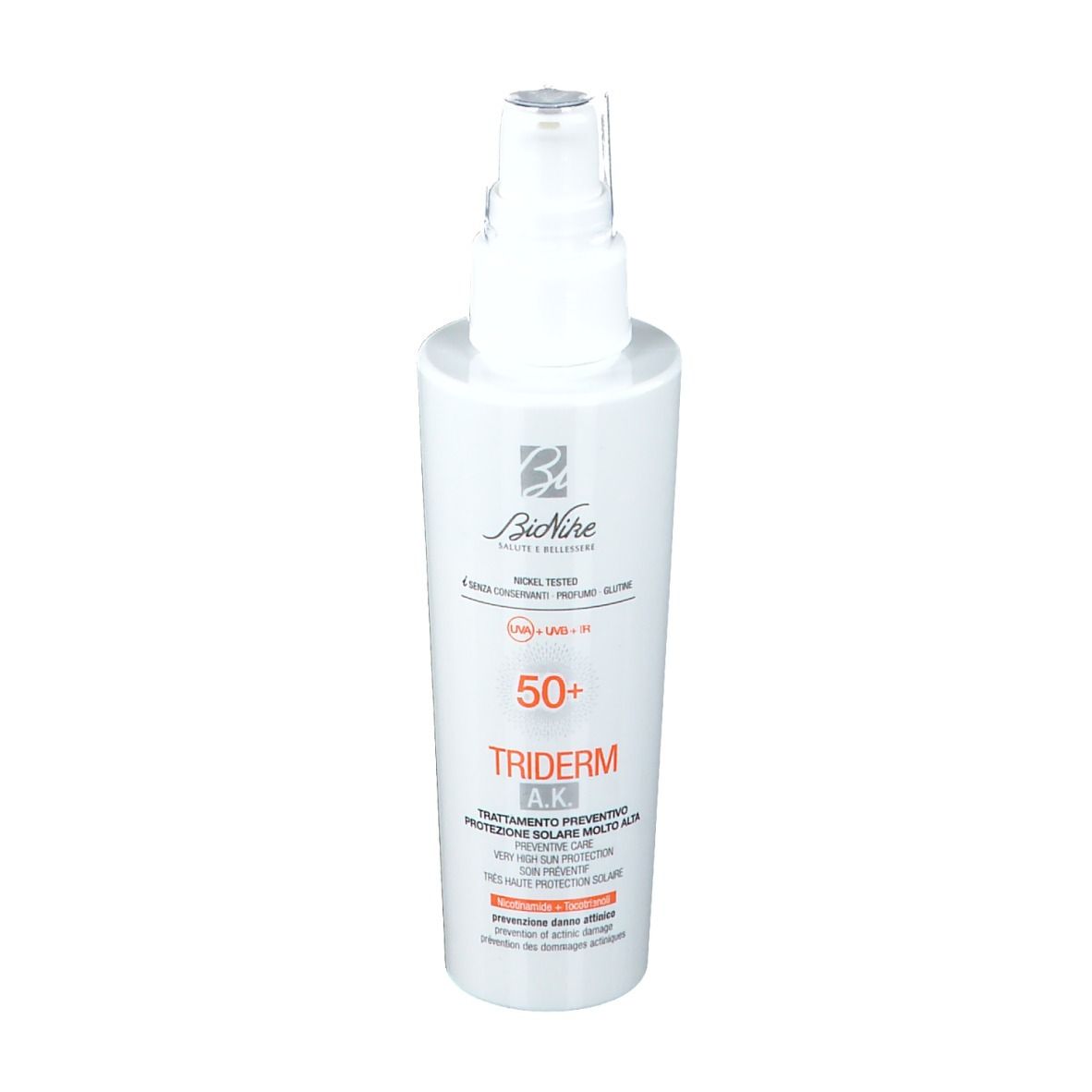 Flacone bianco con erogatore spray. Scritta: BioNike, Triderm A.K. SPF 50+. Protezione solare.