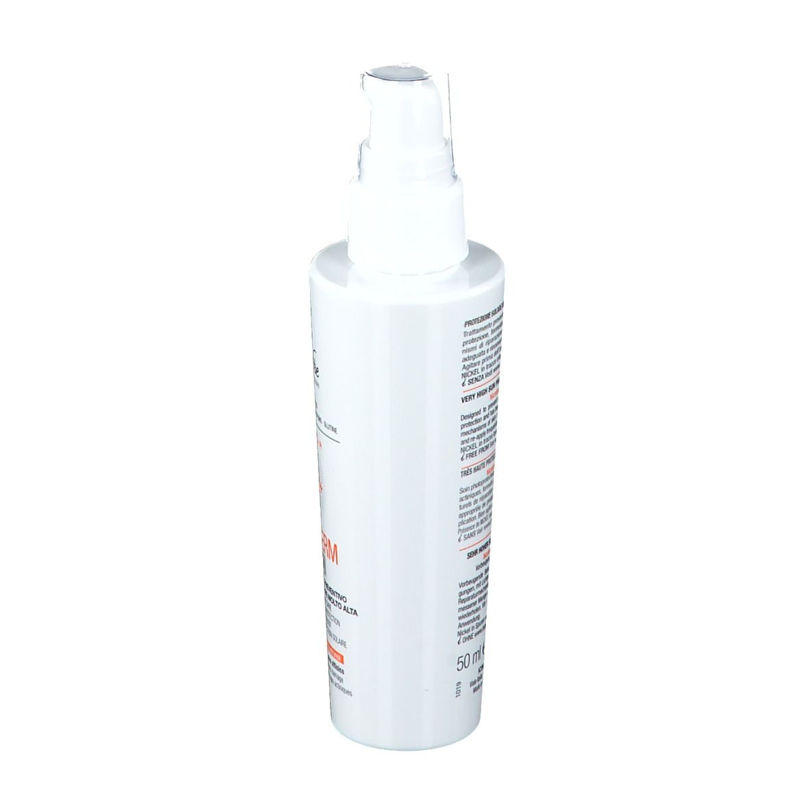 Flacone bianco con erogatore spray. Scritta: BioNike, Triderm A.K. SPF 50+. Protezione solare.