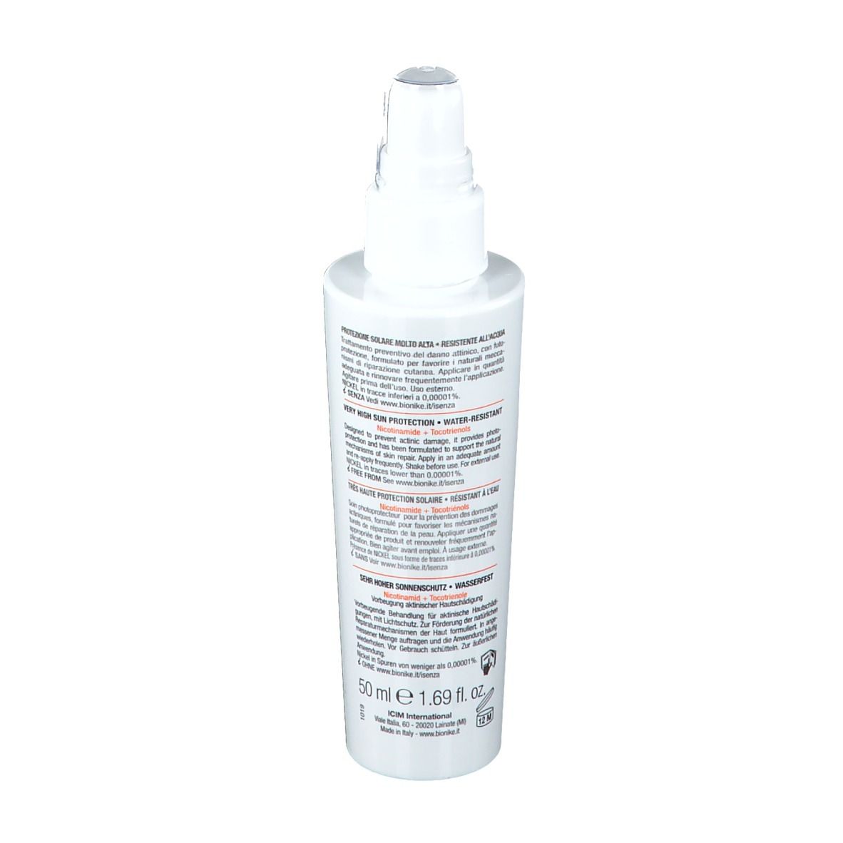 Flacone bianco con erogatore spray. Scritta: BioNike, Triderm A.K. SPF 50+. Protezione solare.