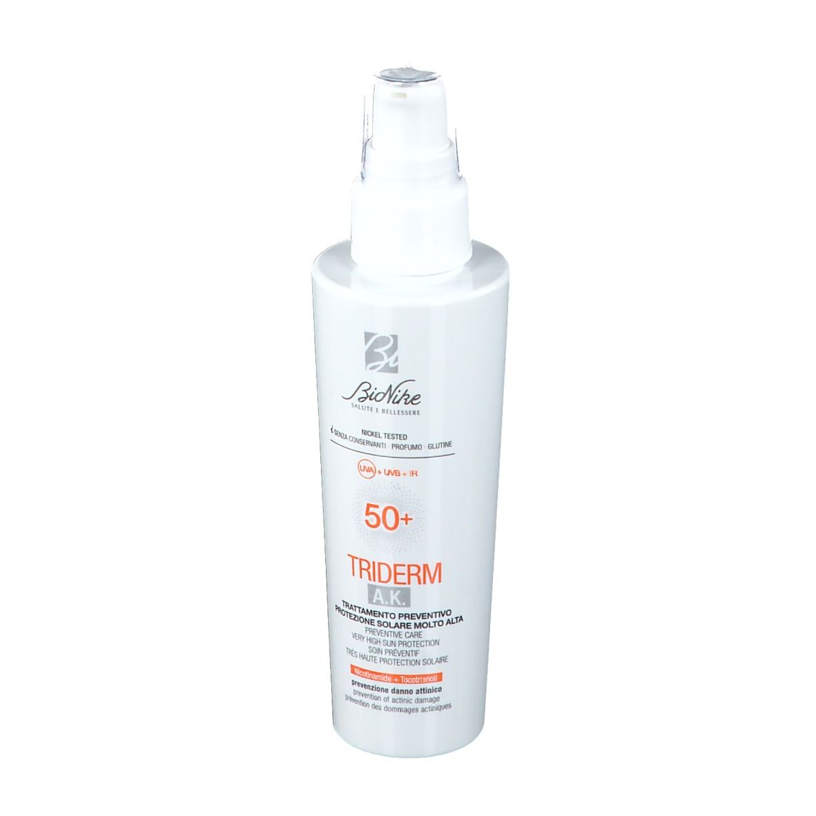 Flacone bianco con erogatore spray. Scritta: BioNike, Triderm A.K. SPF 50+. Protezione solare.