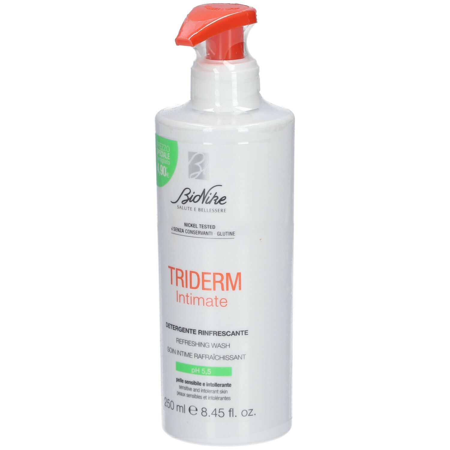 Flacon blanc avec pompe rouge. Inscription: Triderm Intimate, pH 5,5. Étiquettes vertes et blanches. 250 ml.