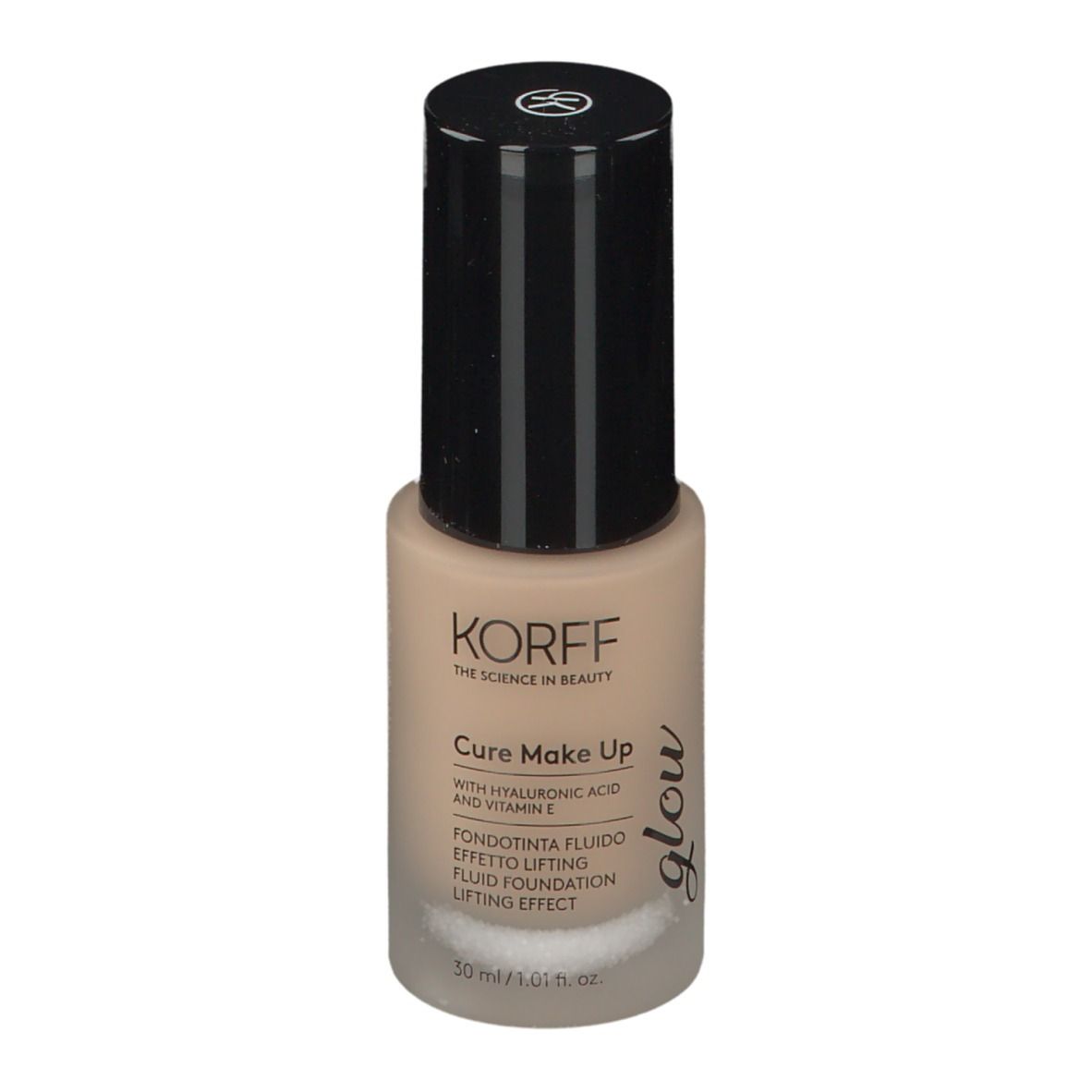 Fond de teint KORFF Cure Make Up, flacon avec bouchon noir. Inscription: Glow, Cure Make Up, 50 ml.