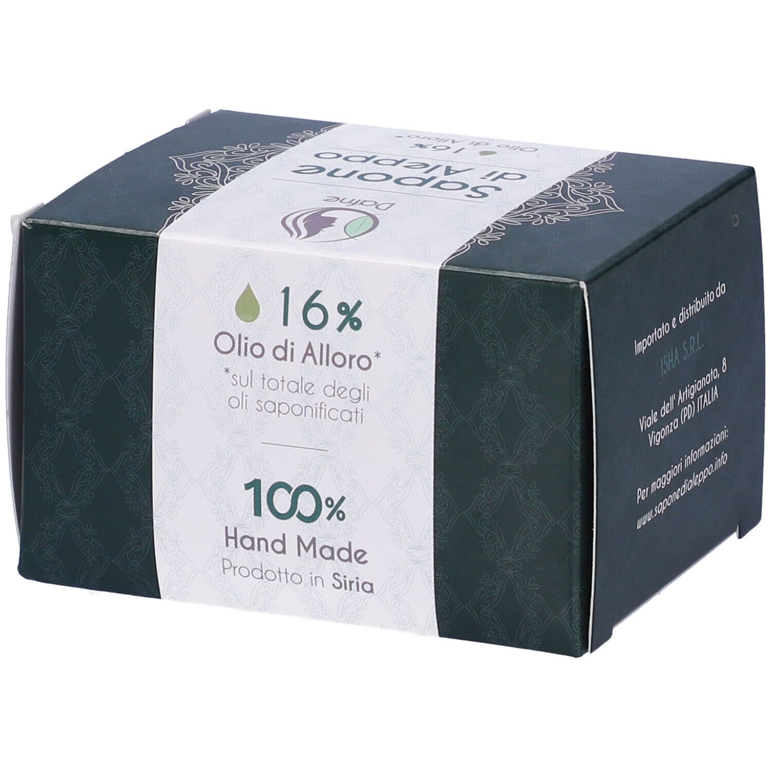 Scatola verde scuro con etichetta bianca. Scritto: 16% Olio di Alloro, 100% Hand Made. Prodotto in Siria.