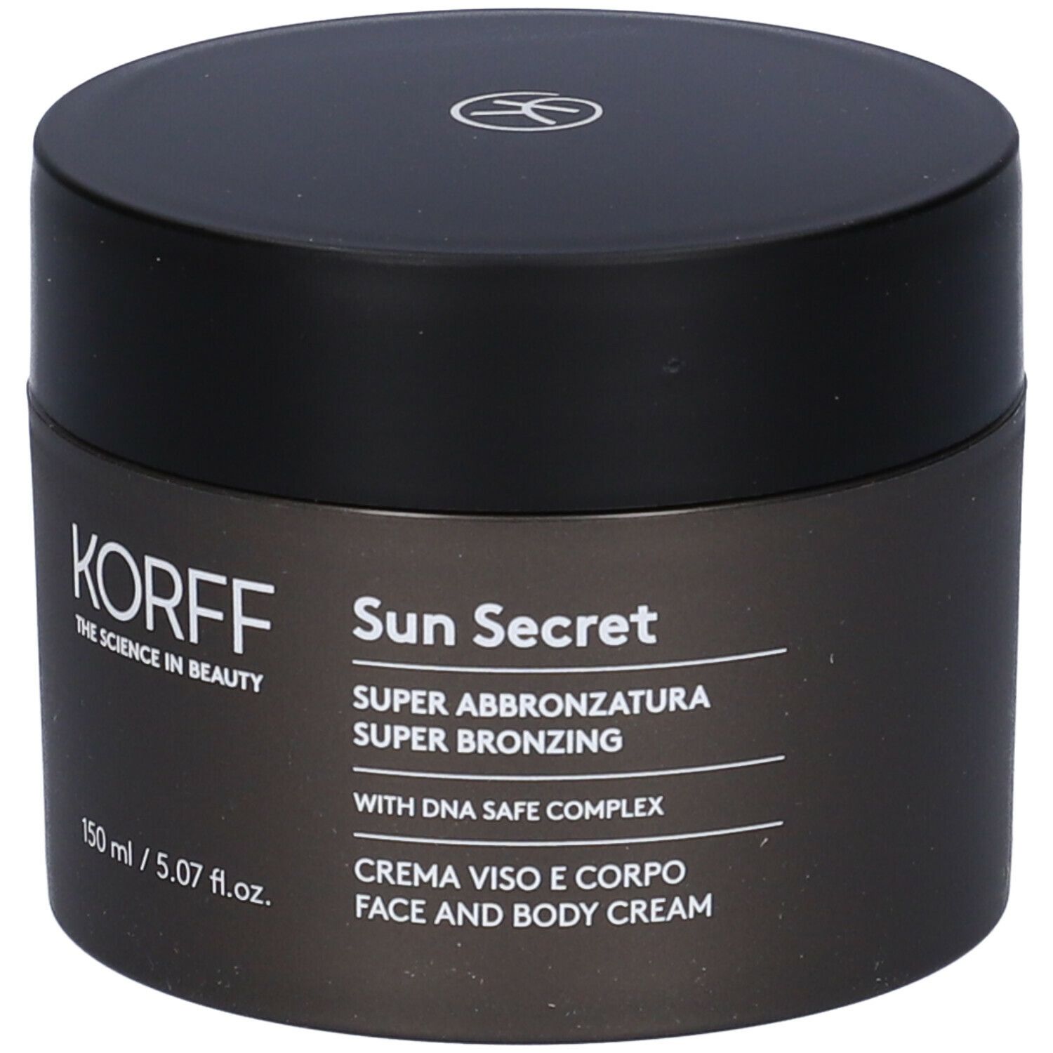 Barattolo di crema marrone con coperchio nero. Scritta: Sun Secret, Super Abbronzatura, Super Bronzing, Crema Viso E Corpo.