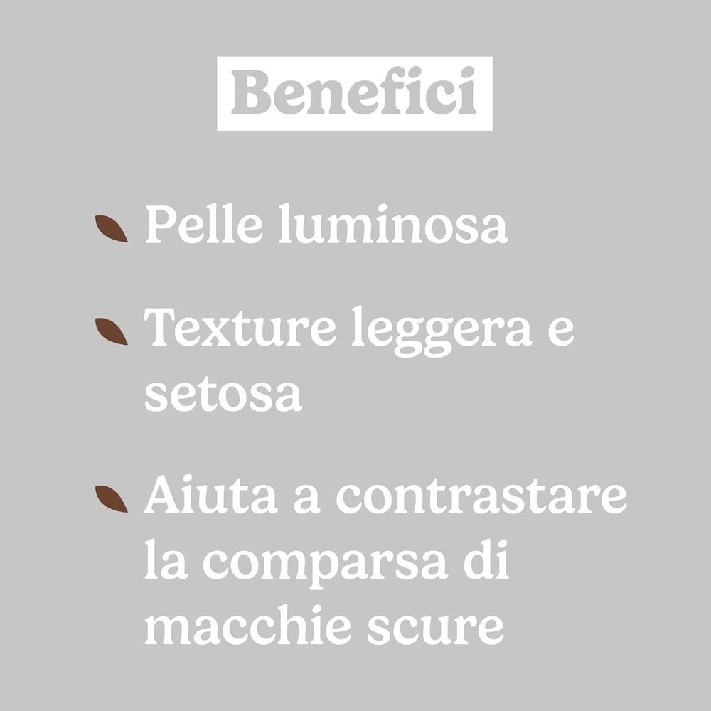 Testo su sfondo grigio. Elenco puntato: Pelle luminosa, texture leggera, aiuta a contrastare le macchie scure.