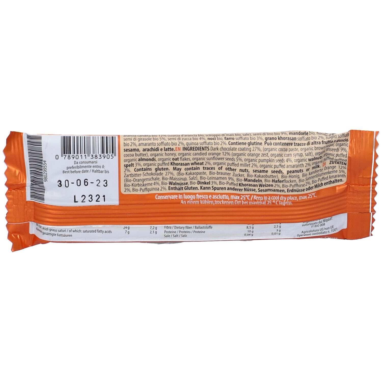 Retro della confezione della barretta. Testo con ingredienti e informazioni nutrizionali. Sfondo arancione.