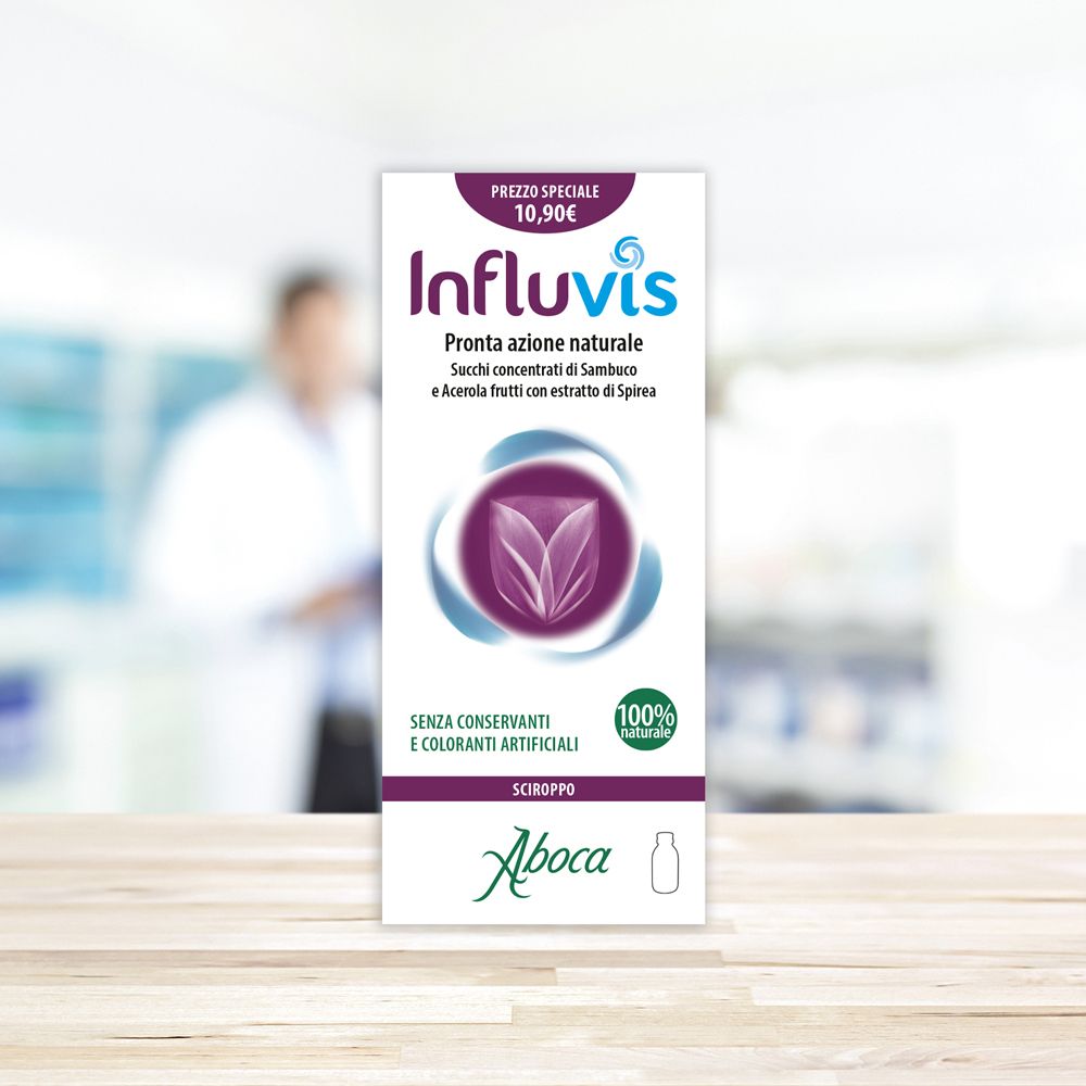 Produktverpackung. Aufschrift: Influvis, Pronta azione naturale. Aboca-Logo. 100% natürlich. Hintergrund: verschwommen.