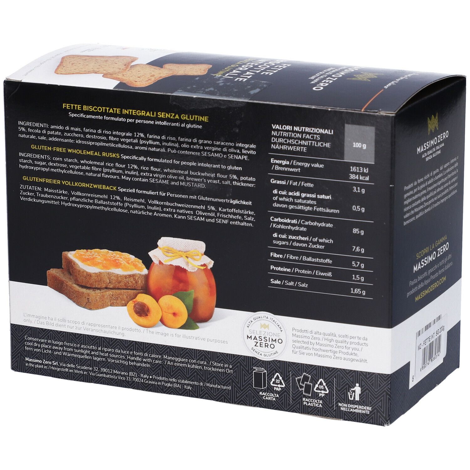 Retro della confezione di Fette Biscottate Integrali Massimo Zero. Informazioni nutrizionali e lista ingredienti. Sfondo nero.
