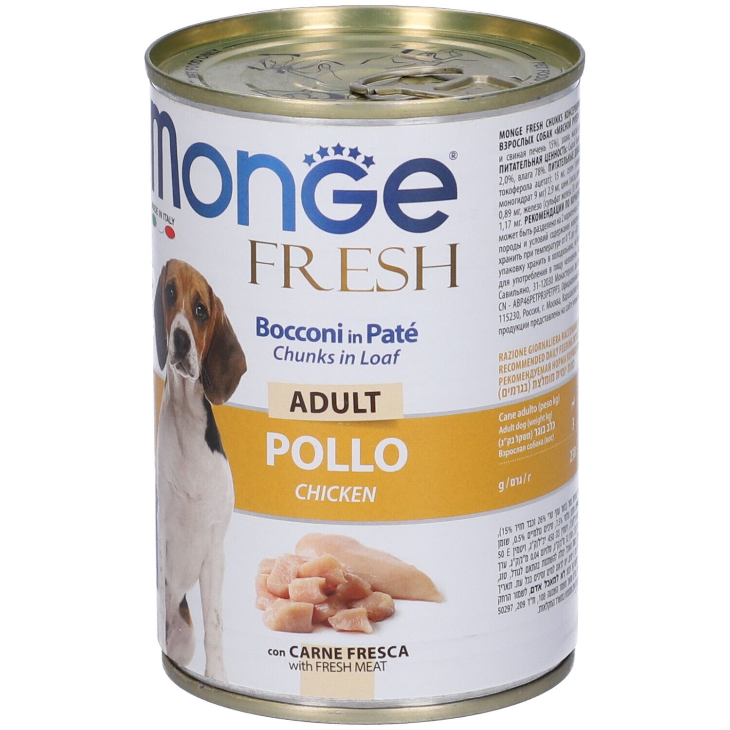 Lattina di cibo per cani con etichetta. Scritta: Monge Fresh Adult Pollo. Immagine di un cane e pollo.