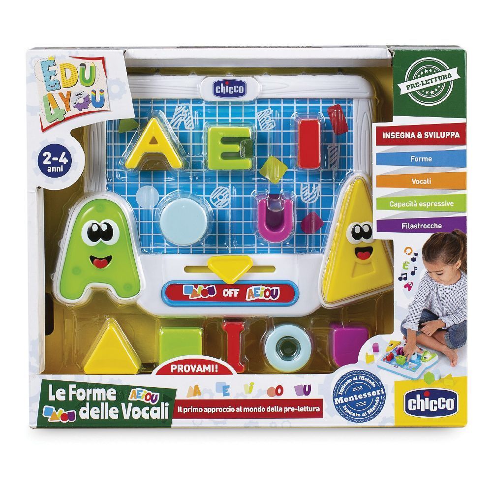 Chicco Le Forme Delle Vocali. Gioco educativo con forme di lettere e lavagna. Confezione con bambino e immagine del prodotto.