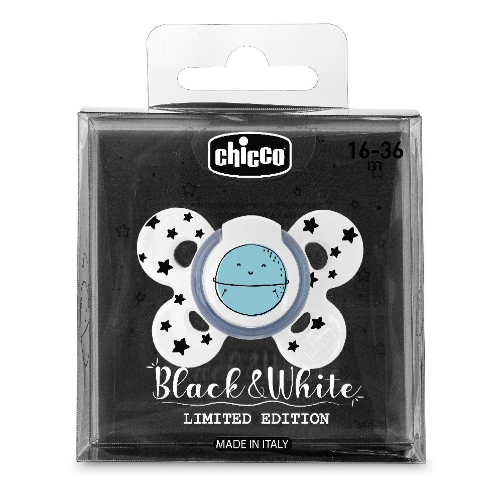 Succhietto in confezione. Design bianco e nero con stelle. Marca Chicco, età 16-36 mesi. Edizione limitata.