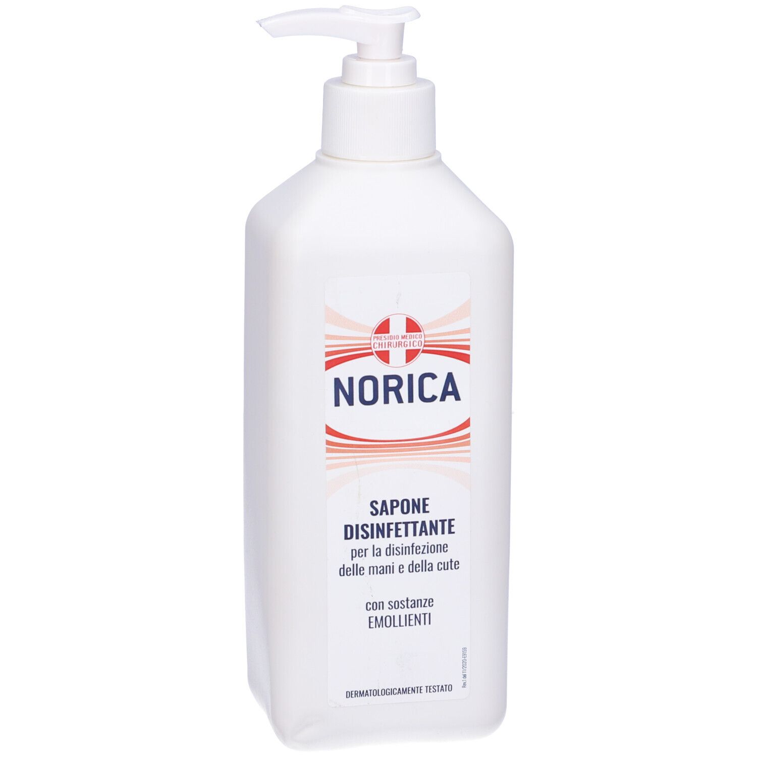 Flacone bianco con dosatore. Scritta: NORICA, Sapone Disinfettante. Con emollienti. Dermatologicamente testato.