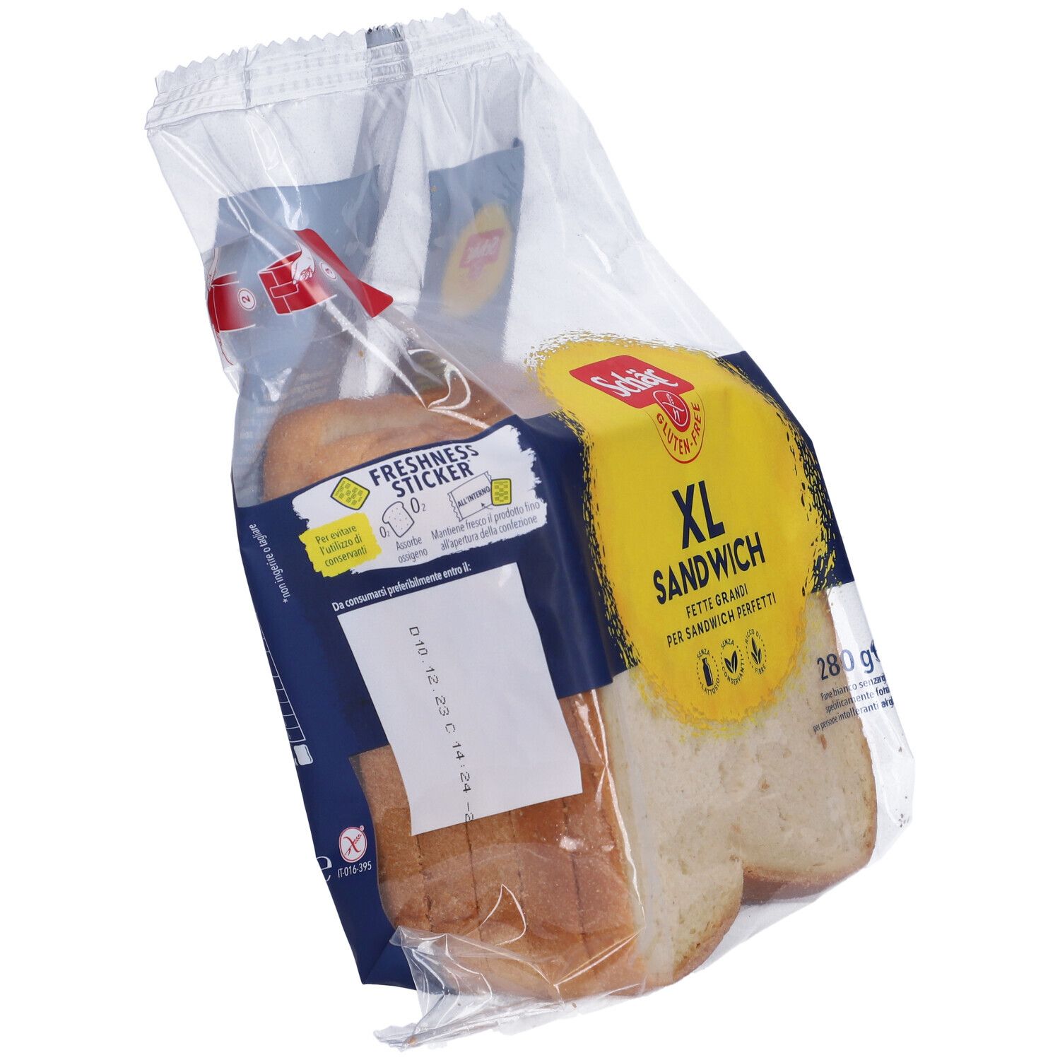 Confezione di fette di pane sandwich XL senza glutine, obliqua. Etichetta gialla con logo e testo, data.