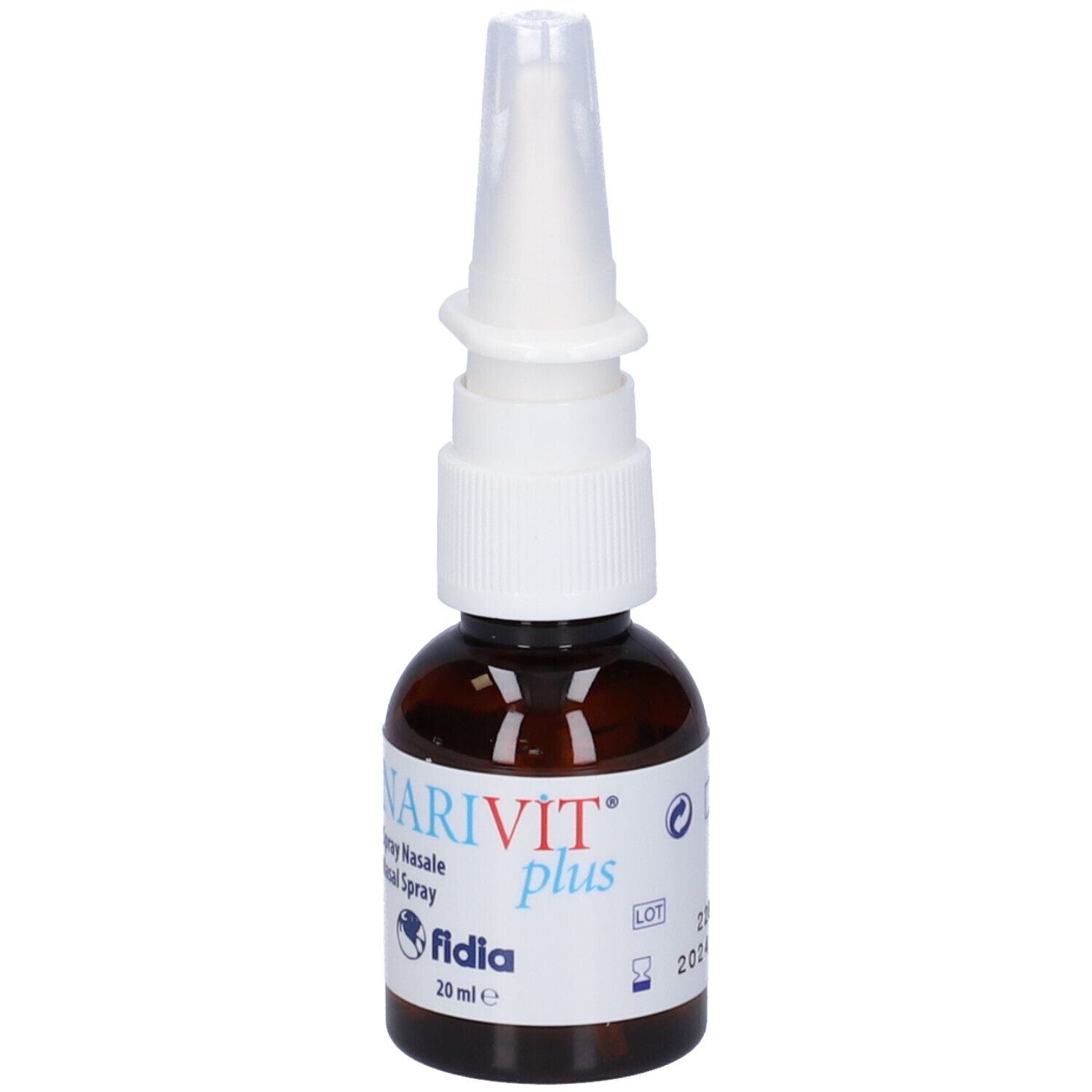 Flacone di vetro marrone con nebulizzatore bianco. Scritta: NARIVIT plus, spray nasale, 20 ml. Marchio: fidia.