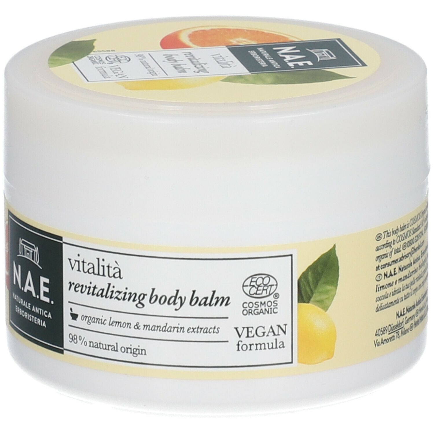 Vasetto bianco con etichetta giallo-arancio. Scritta: N.A.E. vitalità revitalizing body balm. Formula vegana. Certificazione Cosmos Organic.