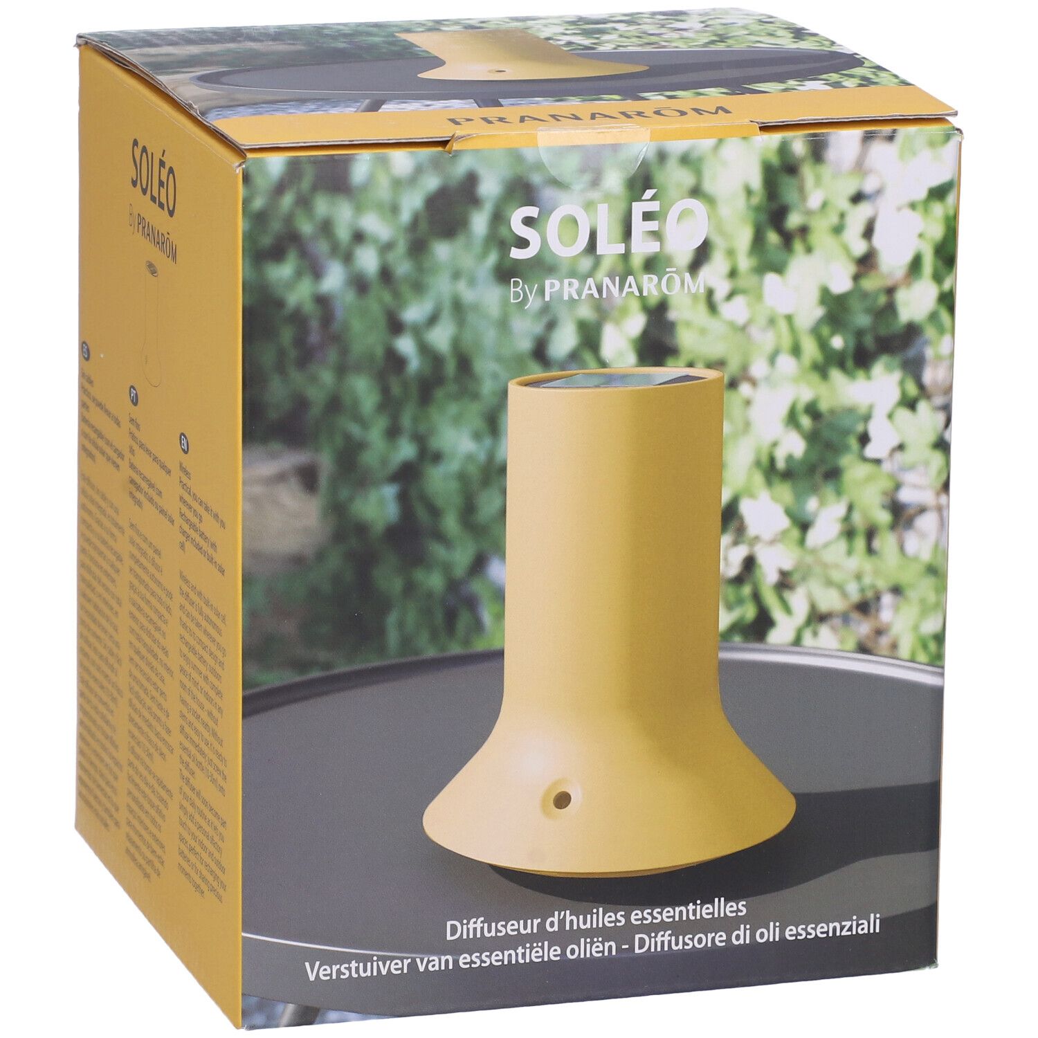 Confezione con diffusore giallo. Scritta: SOLEO by PRANAROM. Testo: Diffusore di oli essenziali.