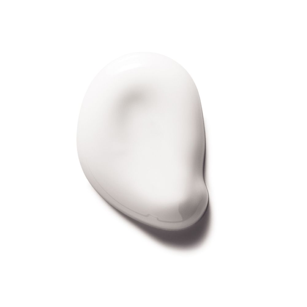 Prodotto per la cura della pelle bianco. A forma di goccia. Su sfondo bianco.
