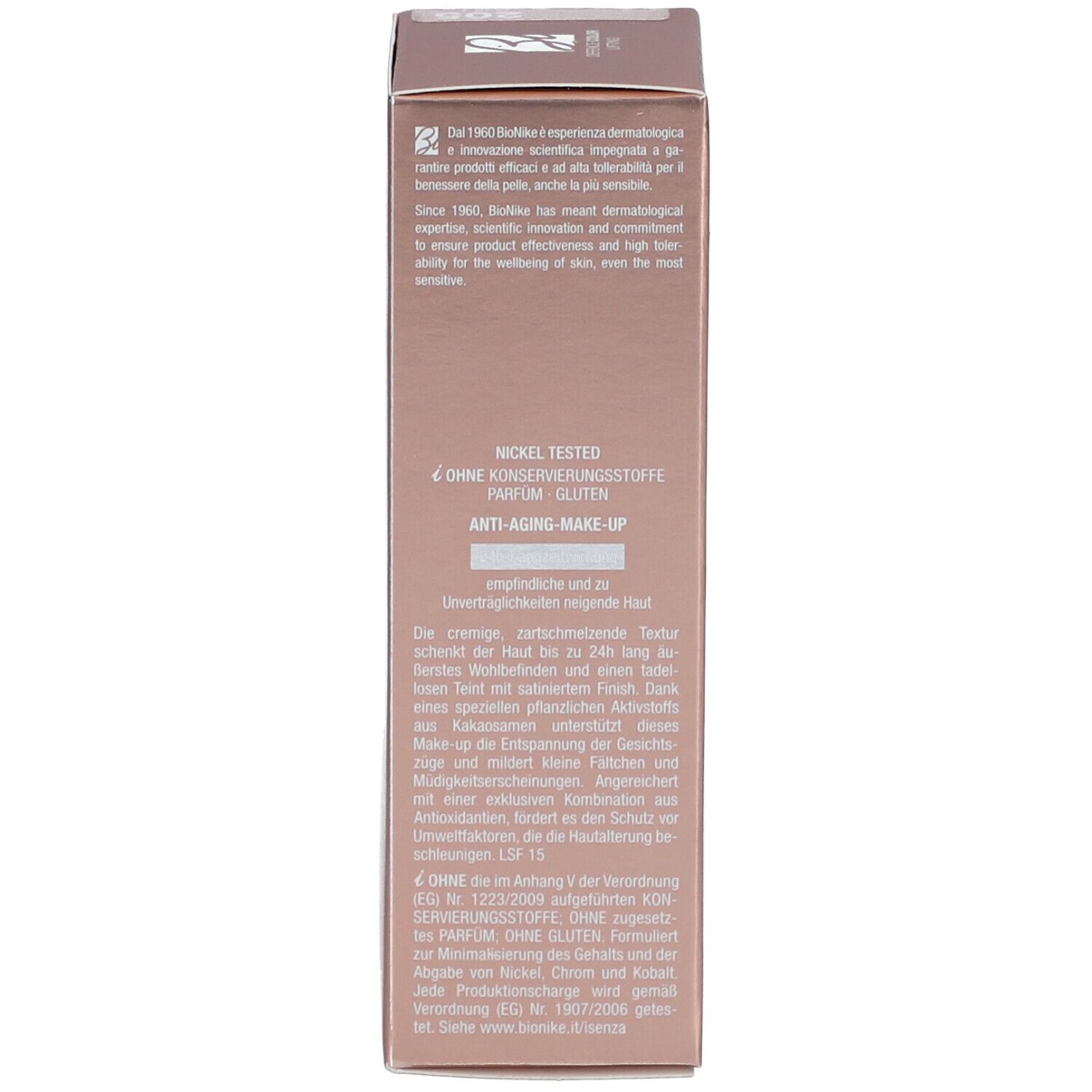 Confezione del trucco. Testo multilingue. Scritta: Nickel Tested, Anti-Ageing Foundation.