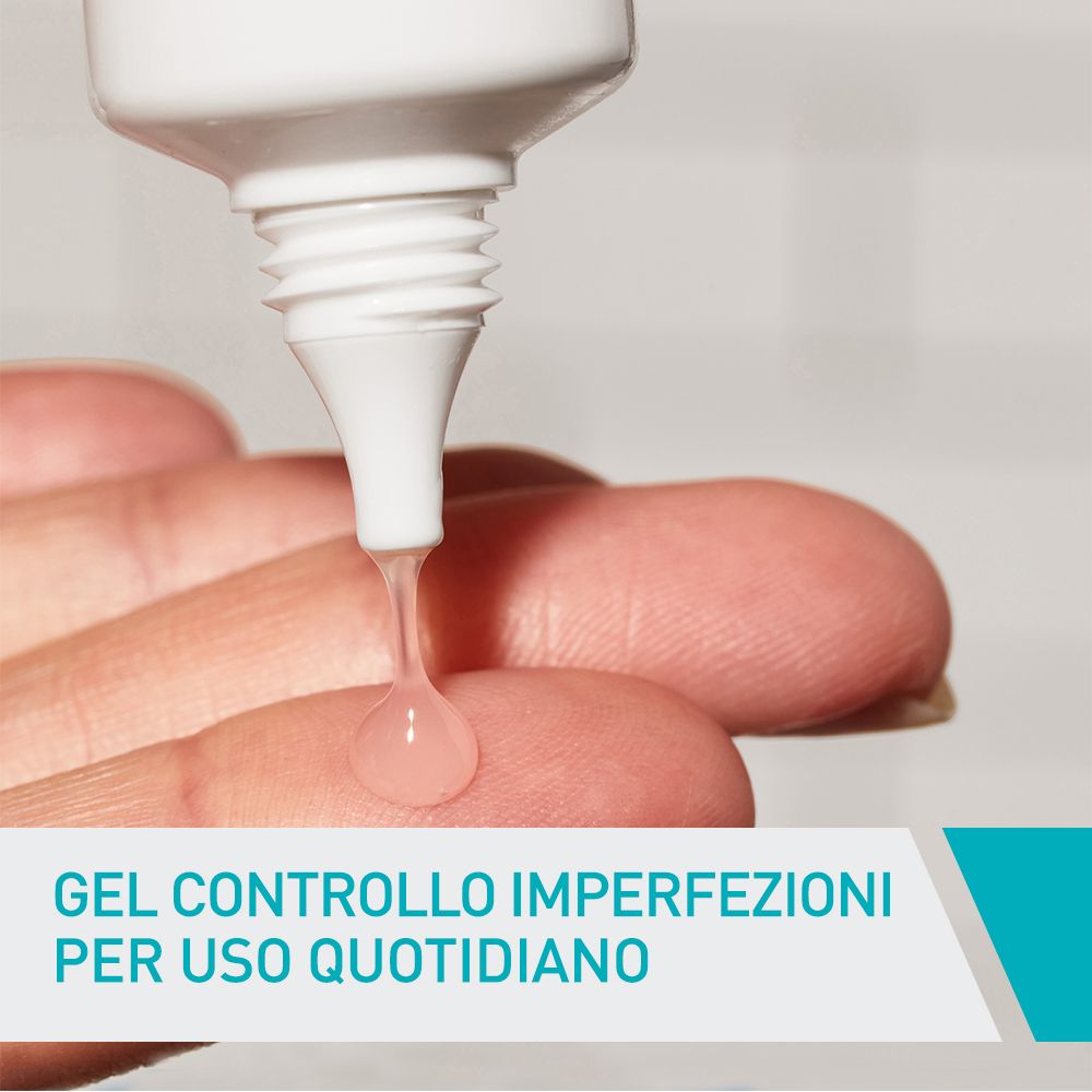 Gel da un tubo su una mano. A forma di goccia. Per uso quotidiano.
