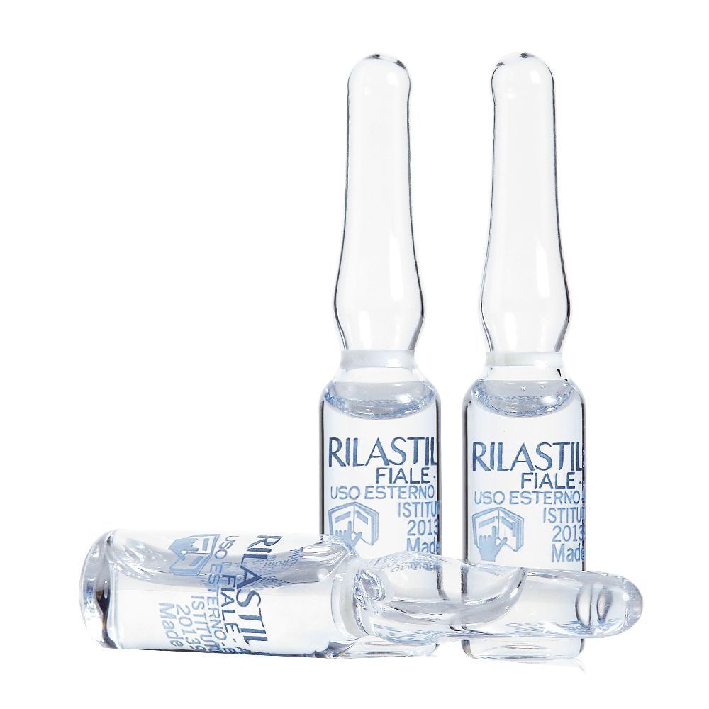 Drei transparente Ampullen. Aufschrift: RILASTIL, FIALE, USO ESTERNO, 2013, Made in Italy.