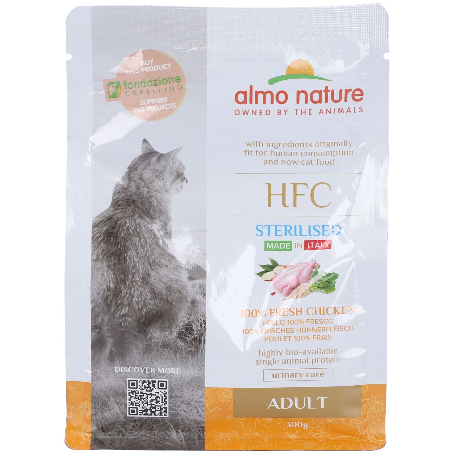 Confezione di cibo per gatti Almo Nature HFC Sterilised Adult. Contiene pollo fresco al 100%. Con logo e QR code.