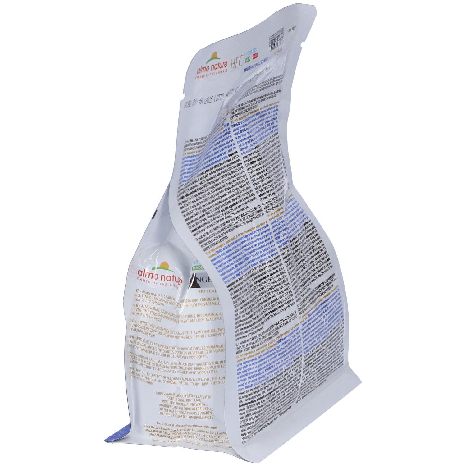 Confezione cibo per gatti, angolata. Testo: marchio Almo Nature, HFC Sterilised. Retro con testo.
