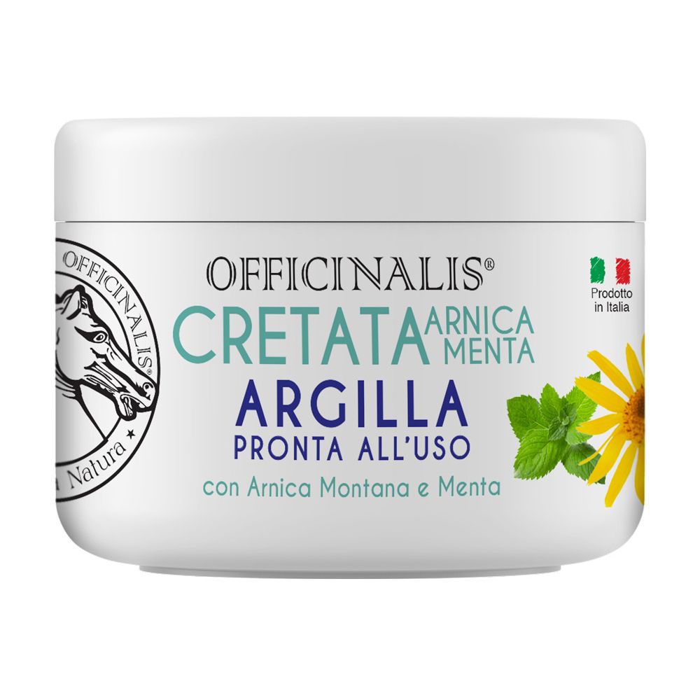 Vaso bianco con scritta OFFICINALIS, CRETATA ARNICA MENTA ARGILLA. Illustrazioni di erbe e indicazione « Prodotto in Italia ».
