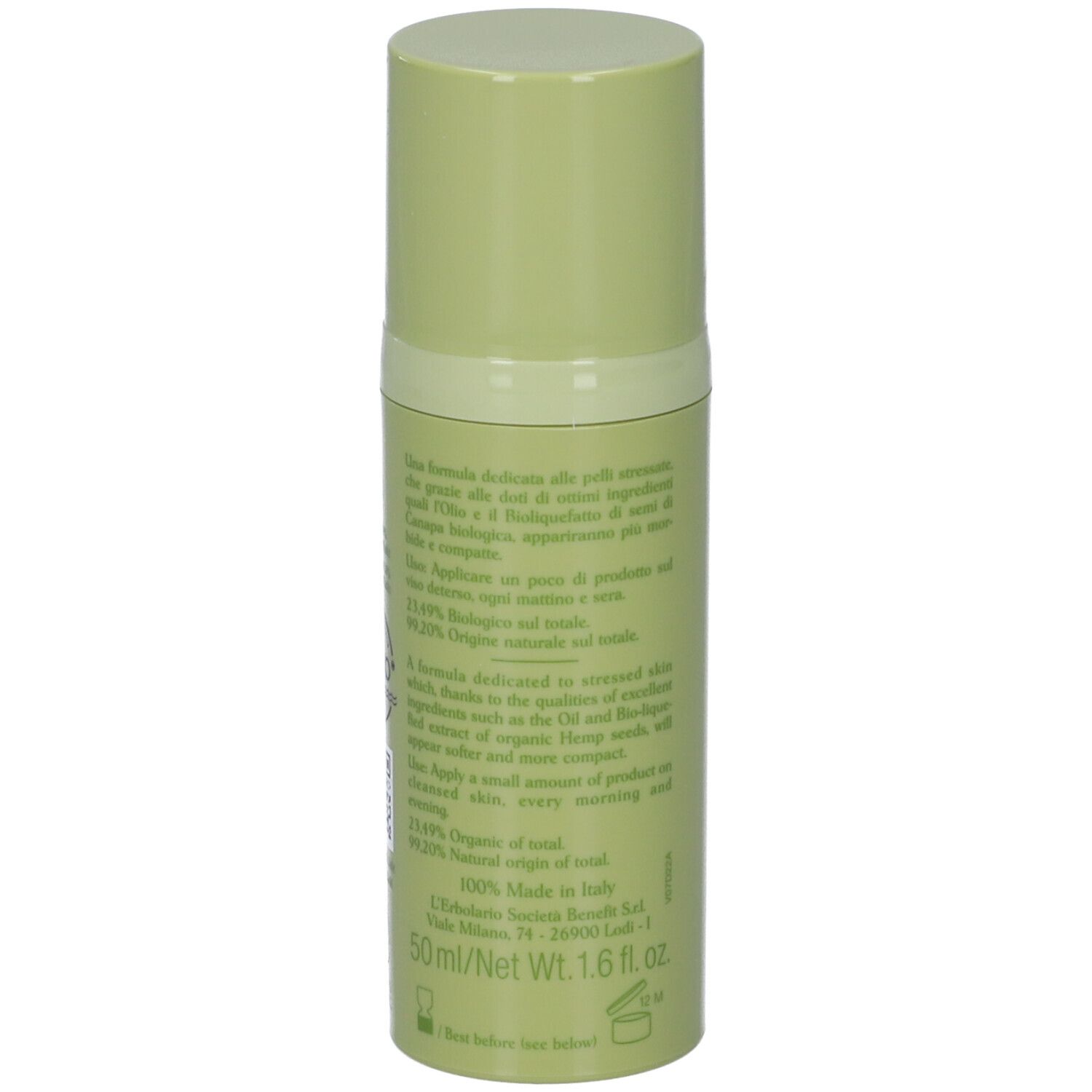 Flacone verde. Testo sul retro. Dettagli composizione e ingredienti. Tappo verde.