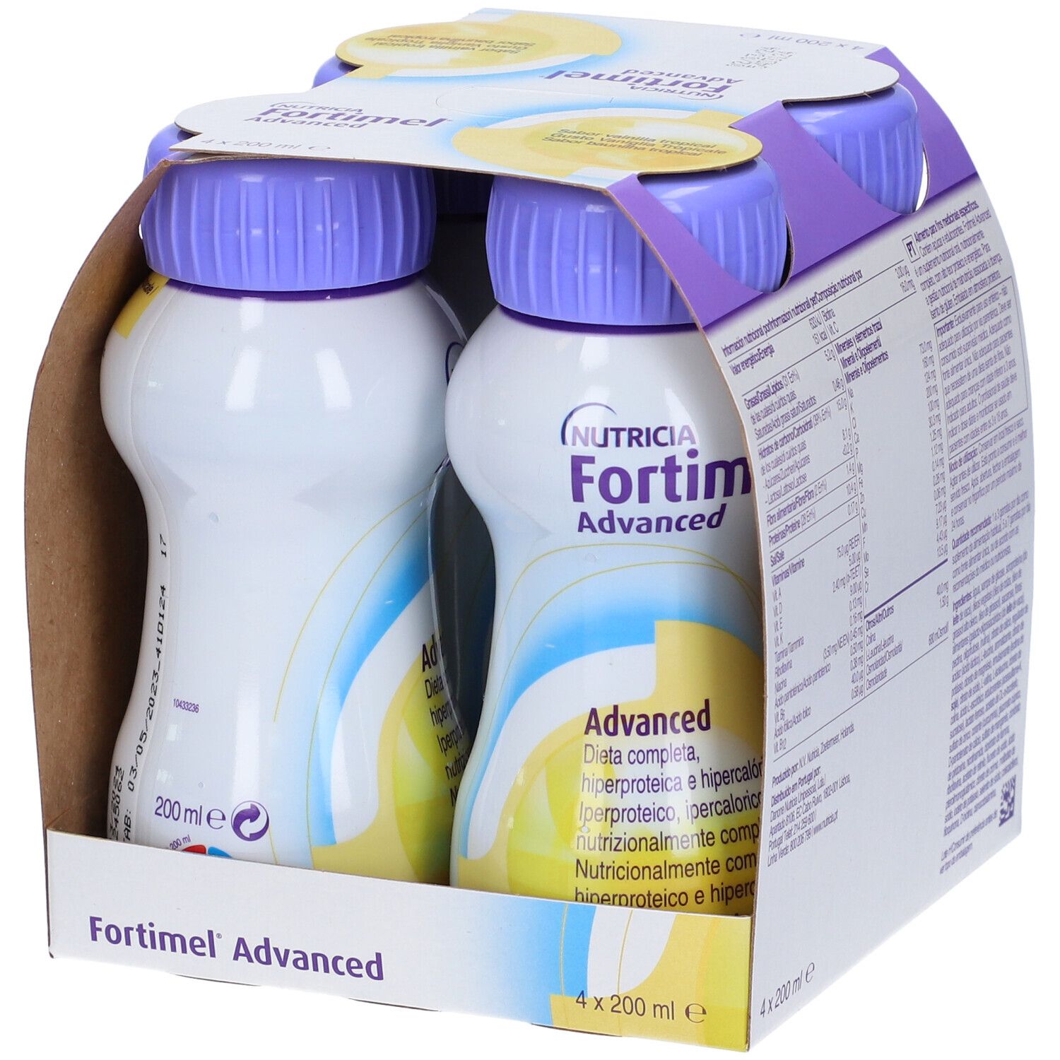 Confezione da quattro bottiglie Nutricia Fortimel Advanced. Bottiglie con tappi viola, in confezione di cartone. Stampa con informazioni nutrizionali.