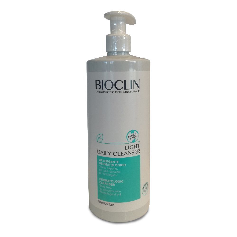 BIOCLIN-Reinigerflasche mit Pumpverschluss. Aufschrift: Daily Cleanser, Dermatologico. Hellgrünes Etikett. Weißes Flaschendesign.