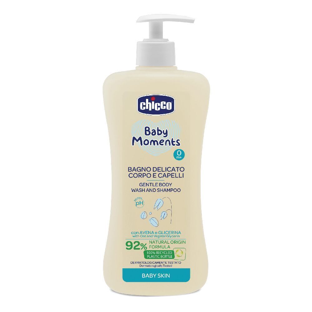 Flacone con dosatore. Scritta: Chicco Baby Moments, Bagno Delicato Corpo e Capelli. Formula naturale al 92%.