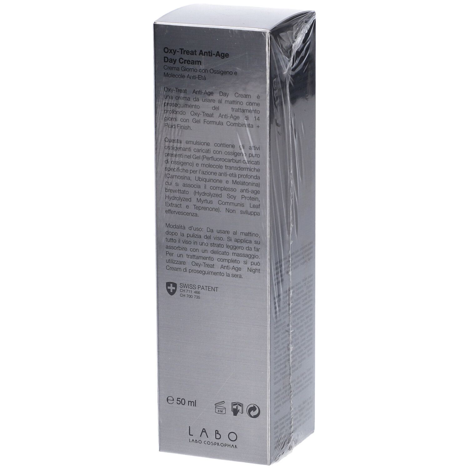 Lato scatola "OXY-TREAT ANTI-AGE Day Cream". Testo, logo e indicazione volume di 50 ml.