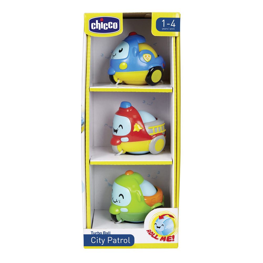 Confezione con tre macchinine giocattolo. Veicoli blu, rossi e verdi con ruote e facce. Marchio Chicco, nome prodotto City Patrol.