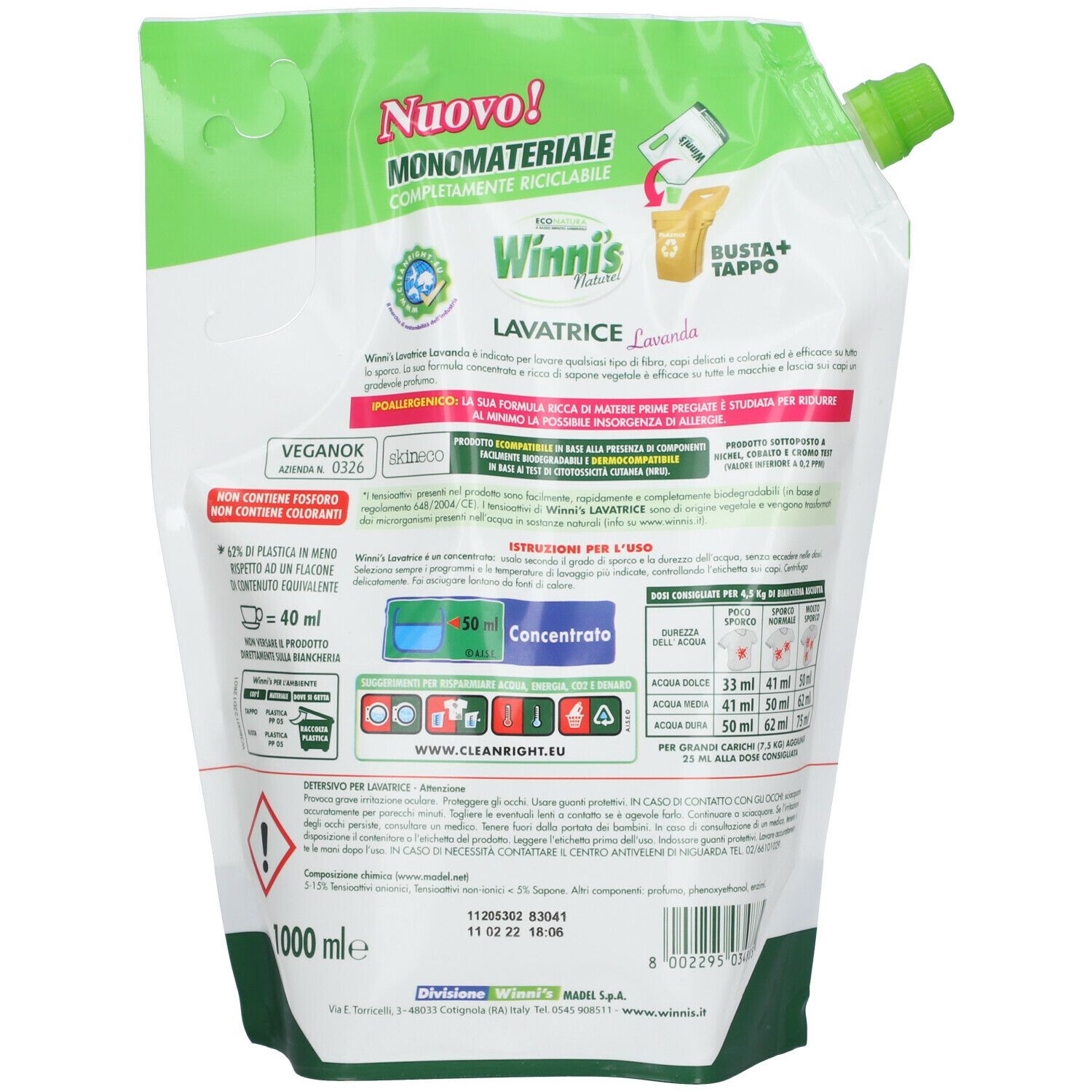 Retro confezione ricarica detersivo. Contiene testo, istruzioni dosaggio e loghi. Certificazione Vegan OK.
