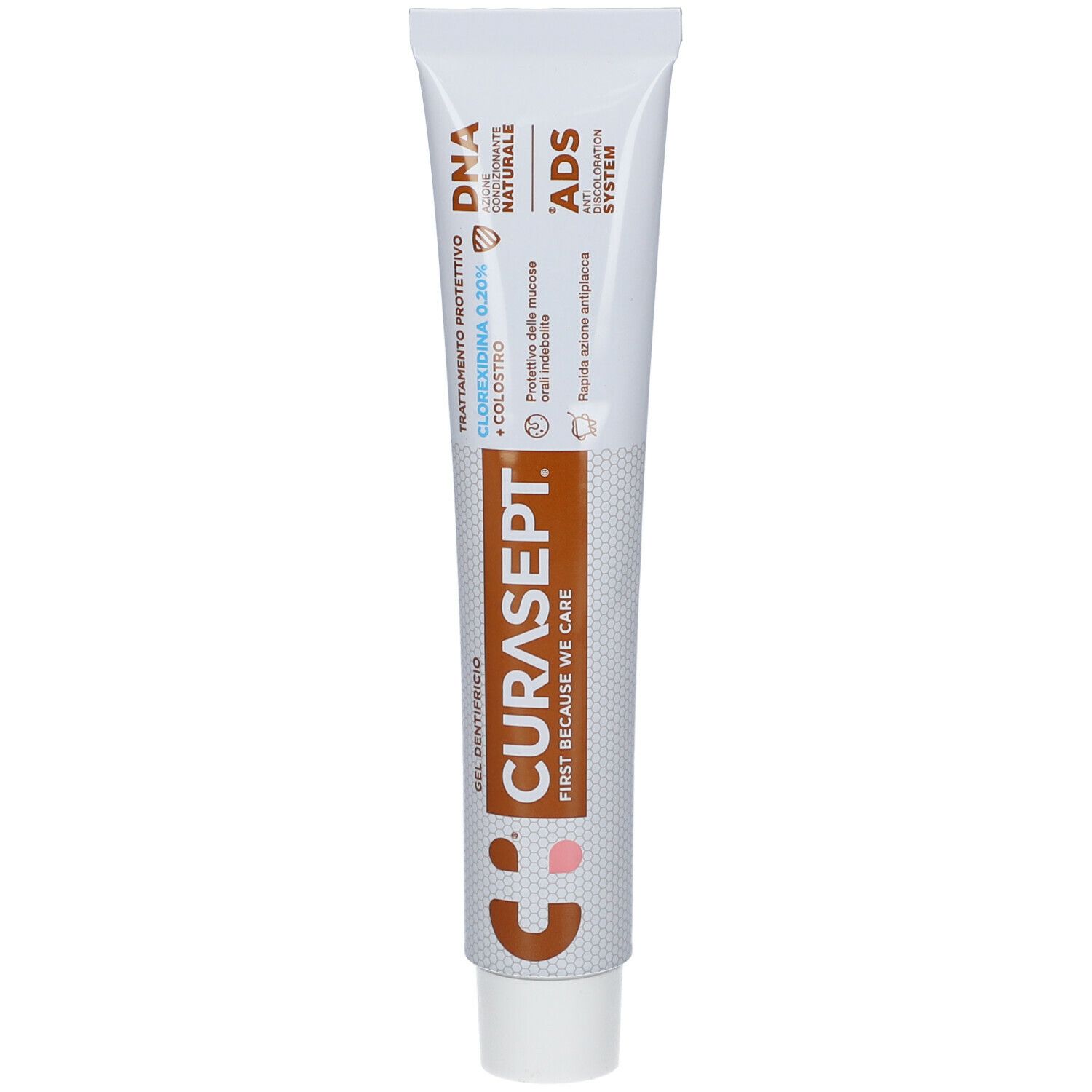 Tubo di dentifricio, bianco con dettagli marroni. Marchio CURASEPT. Testo: Gel dentifricio, Trattamento Protettivo, Clorexidina 0.20%.